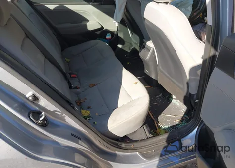 2017 Hyundai Elantra Se z USA, uszkodzony, nr VIN 5NPD84LF9HH007643